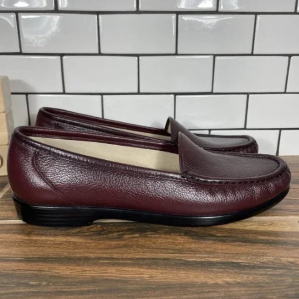 SAS Simplify Womens Size 9.5 Narrow Shoes Antique Wine Leather Comfort Loafer